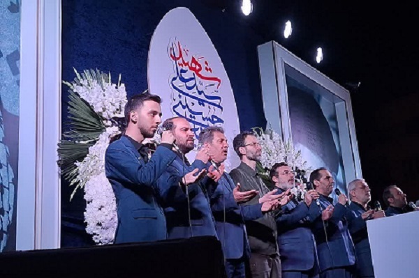 ضبط تصویری همخوانی 14 آیه ایثار و مقاومت از سوی گروه تواشیح محمدرسول‌الله(ص)