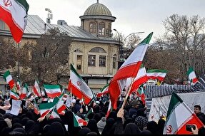 فیلم |  خروش مردم همدان در بیعت با امام انقلاب