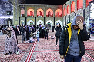 شب قدر در حرم رضوی؛ محلی که اشک‌ها به آسمان می‌رسند