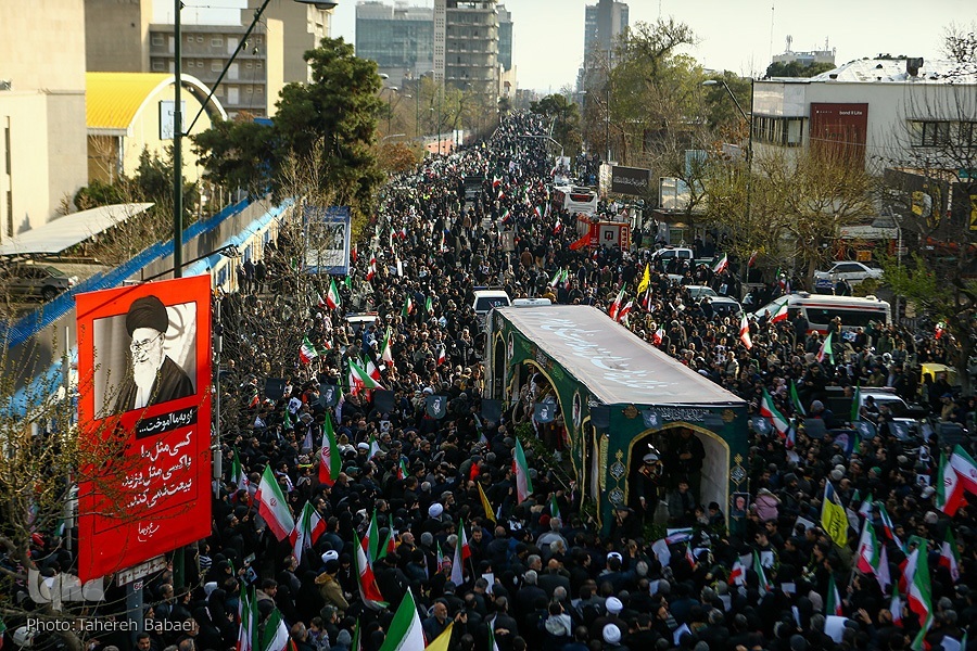 سلام نظامی مردم به سرداران بی‌سر