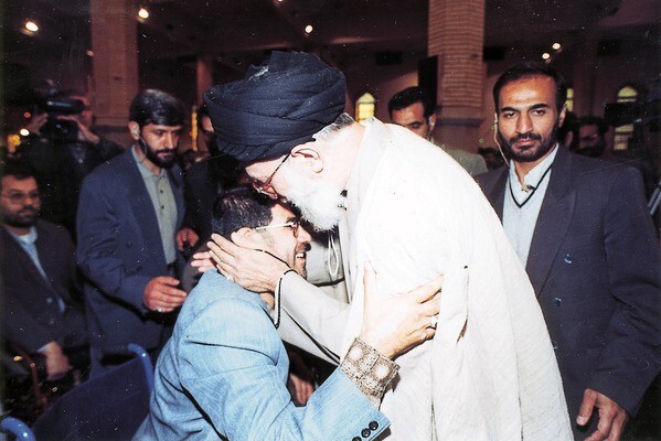 علم یک امر مقدس است