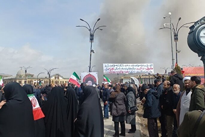 تشییع ۵ شهید جنگ رمضان در همدان زیر حمله موشکی + عکس