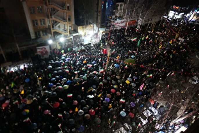 فیلم | خروش مردم ولایی خرم‌آباد در اقامه عزای امام امت