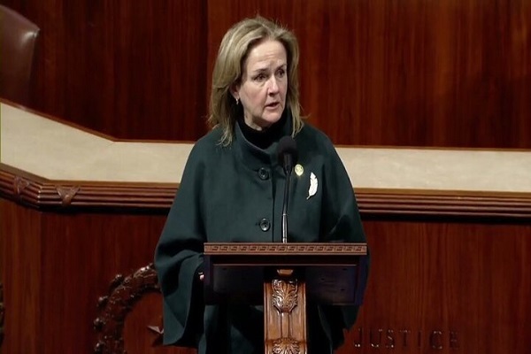 تأکید نماینده کنگره بر لزوم محدود کردن اختیارات جنگی ترامپ