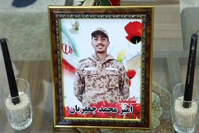 پیکر شهید تجاوز آمریکایی و صهیونیستی در یزد تشییع می‌شود