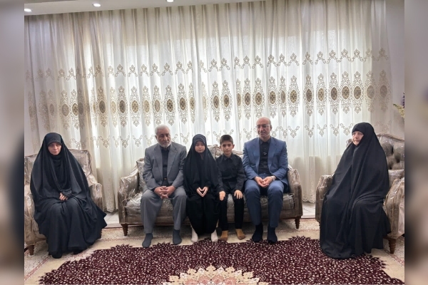 دیدار استاندار کرمانشاه با خانواده شهید