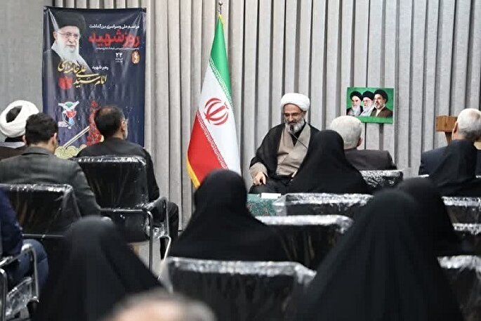 دستاوردهای انقلاب اسلامی مرهون ایثار شهدا و خانواده‌های آنان است