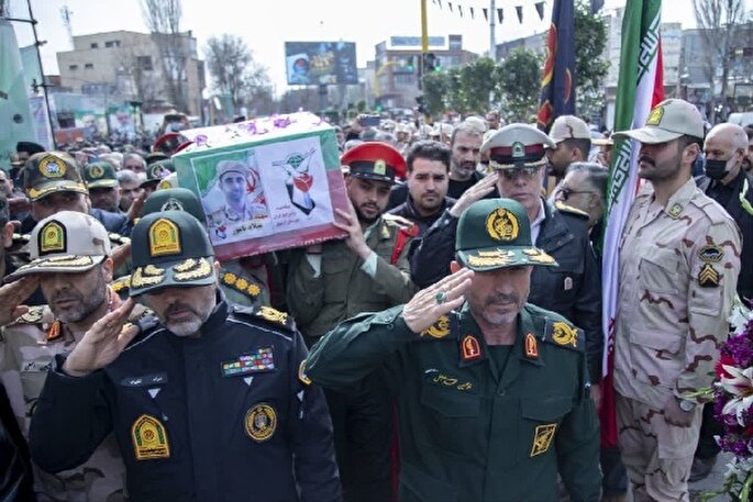 عکس | وداع باشکوه مردم دارالارشاد با شهدای مرزبان اردبیلی