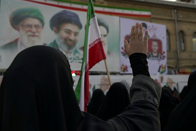 عکس | روایت حضور حماسی روز و شب مردم همدان در خیابان‌ها