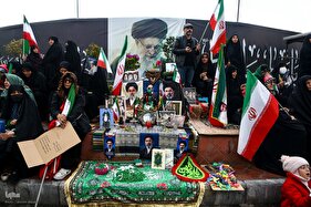 تحویل سال نو در میدان انقلاب تهران