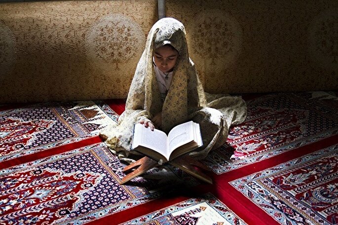 فیلم | تلاوت آیاتی از جزء پنجم قرآن از سوی حافظان خردسال همدانی