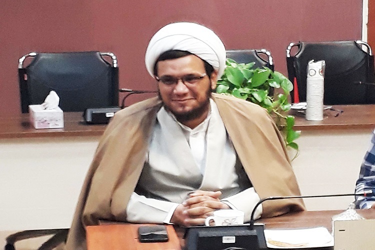 حجت‌الاسلام محمدمهدی پورمدنی، رئیس اداره پاسخ‌گویی فضای مجازی مدیر محتوایی هوش مصنوعی «دین‌دان»