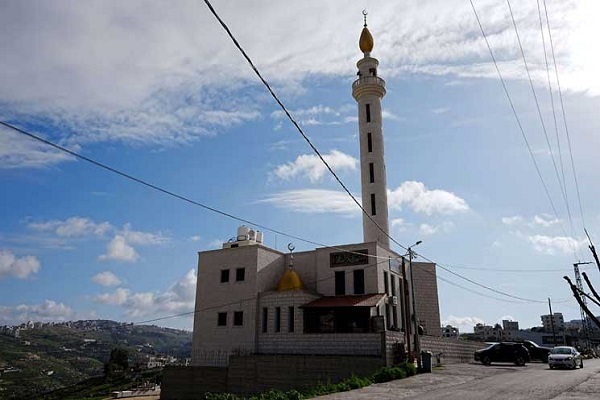 به آتش کشیده شدن مسجدی در کرانه باختری توسط شهرک‌نشینان صهیونیست + عکس