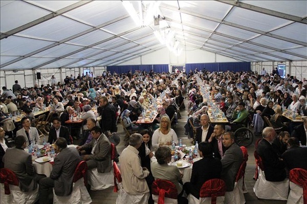 معرفی اسلام در خیمه رمضانی هلند