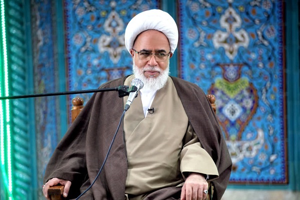 حجت‌الاسلام‌ حبیب‌الله غفوری، نماینده ولی‌ فقیه در استان و امام جمعه کرمانشاه