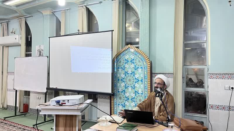 کارگاه آموزشی «آشنایی با تدبر در قرآن کریم» در مهدیشهر برگزار شد