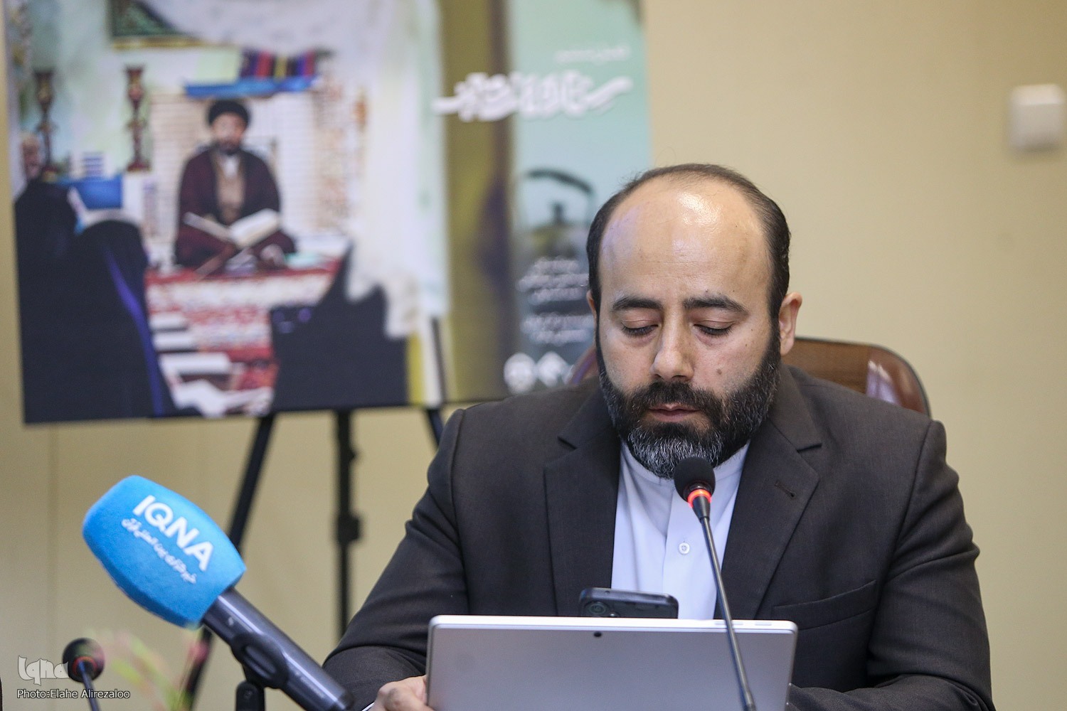 قرآن باید از «موضوع فرهنگی» به «اولویت ملی» ارتقا یابد/ نهضت جلسات خانگی حلقه اتصال انس با قرآن است