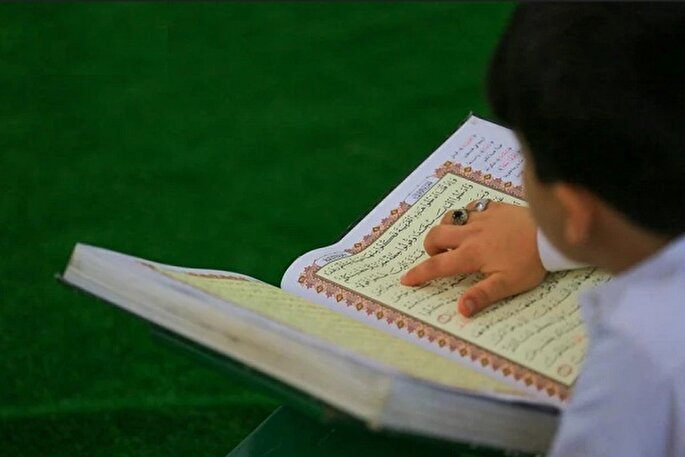 فیلم | تلاوت آیه دوم سوره انعام از سوی حافظ نوجوان همدانی