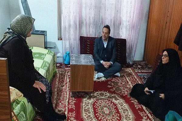 تجلیل از اسوه صبر در بابل؛ تأکید بر تداوم راه شهدا در دیدار با مادر شهیدان «کارآمد بیشه»
