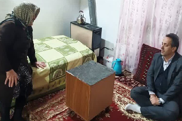 تجلیل از اسوه صبر در بابل؛ تأکید بر تداوم راه شهدا در دیدار با مادر شهیدان «کارآمد بیشه»