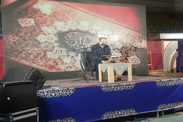 محمد حسین سعیدیان قاری بین المللی قرآن در محفل انس با قرآن کریم سمنان