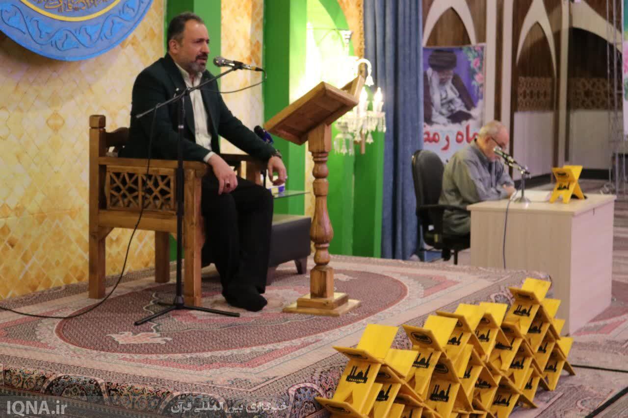 کرسی تلاوت با حضور قاری بین‌المللی در ستاد فرماندهی انتظامی تهران بزرگ برگزار شد