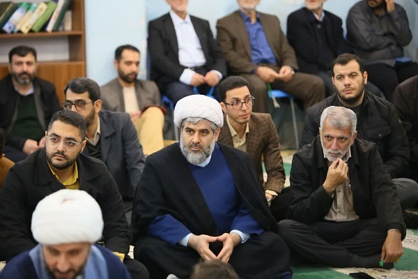 ارسالی // نور قرآن با سوزاندن خاموش نمی‌شود