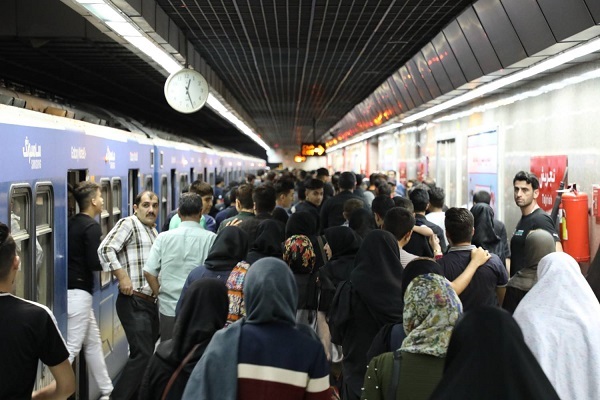 استفاده از مترو و اتوبوس در تهران رایگان شد