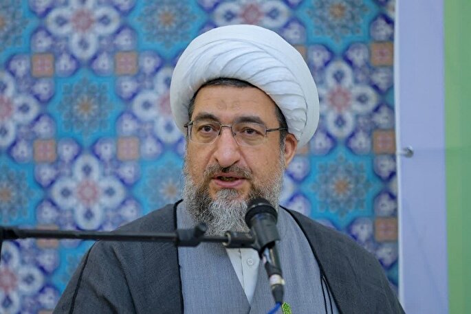 فرهنگ دینی با زبان محبت به نسل جوان عرضه شود