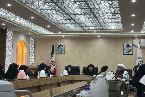 لزوم افزایش آگاهی بانوان برای تربیت نسل جوان