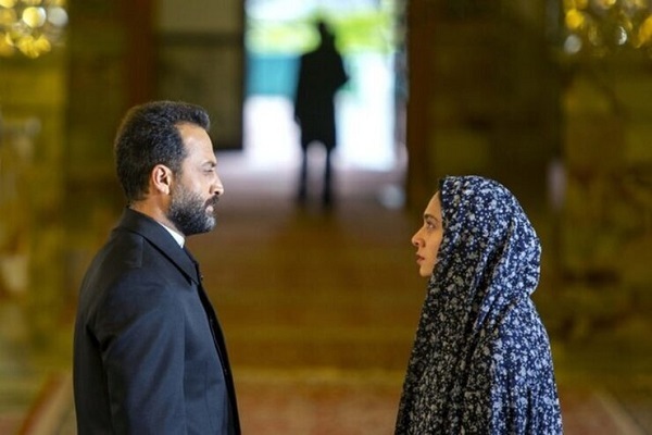 پنجشنبه ارسالی / «آبی روشن»، «آپاراتچی» و «کیمیا» میهمان شبکه‌های سیما شدند