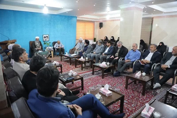 حجت الاسلام مرتضی مطیعی نماینده ولی فقیه در استان سمنان در دیدار با اعضای شورای وحدت استان