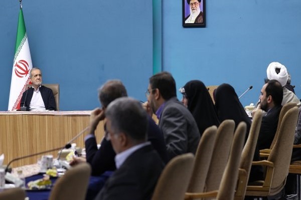 شورای‌ عالی انقلاب فرهنگی از ورود به عرصه اجرا و تصدی‌گری پرهیز کند