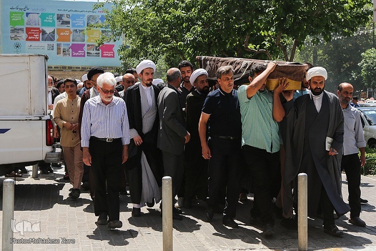 مراسم تشییع و تدفین پیکر استاد محمدحسین حشمتپور در مشهد برگزار شد مراسم تشییع و تدفین پیکر استاد محمدحسین حشمتپور در مشهد برگزار شد