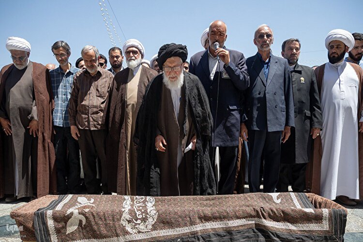 تشییع استاد محمدحسین حشمت‌پور در حرم رضوی