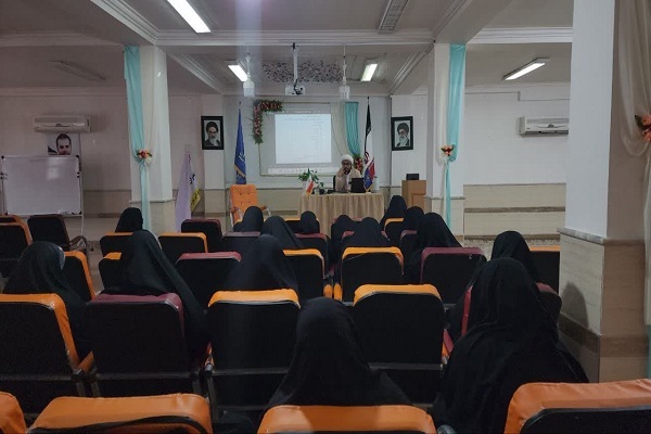 ارسالی //نخستین دوره تربیت مربی تدبر در قرآن کریم در ساری