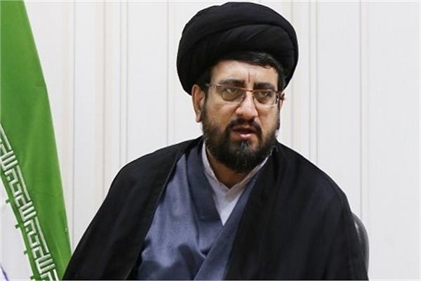 حجت‌الاسلام والمسلمین سیدحسین حسینی، مسئول دفتر مقام معظم رهبری در دانشگاه علوم پزشکی ساری