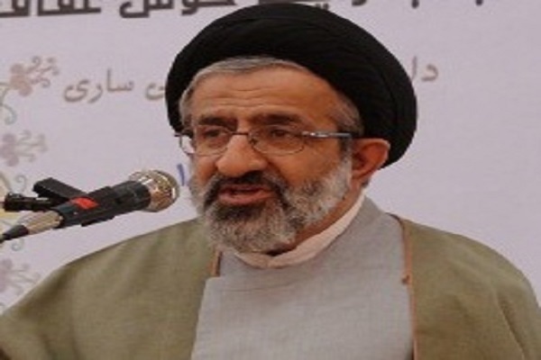 حجت‌الاسلام والمسلمین ابراهیمیان، استاد حوزه و دانشگاه و امام جمعه موقت شهرستان بابل