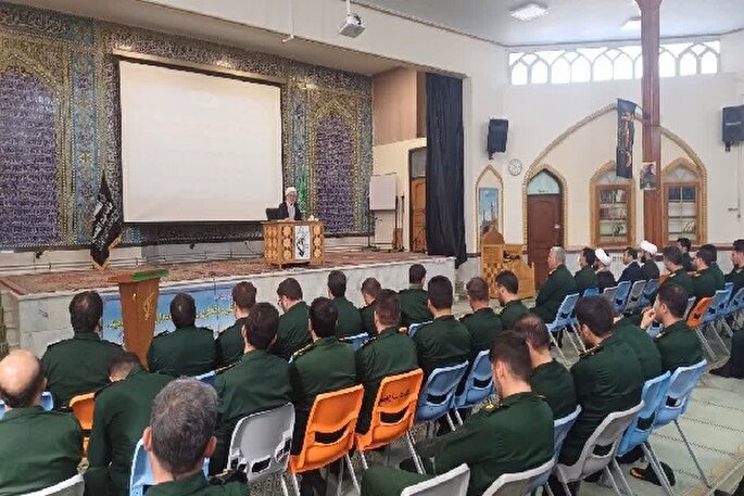 مکتب امام خمینی (ره) الگویی جاودانه برای حکمرانی مردم‌پایه و عدالت‌محور است