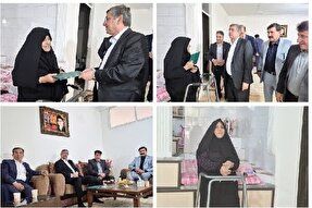 خانواده‌های شهدا سرمایه‌های معنوی انقلاب‌اند