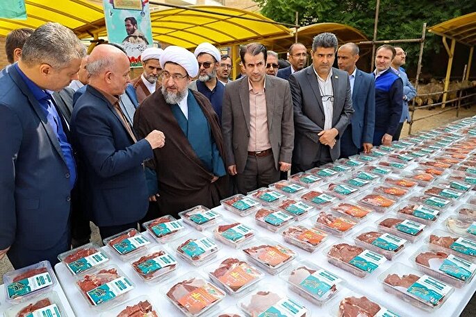 بازدید نماینده ولی‌فقیه و استاندار آذربایجان شرقی از روند اجرای نذر قربانی