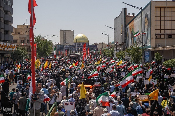 دشمنان هویت ملی ایران شرمساران تاریخ هستند