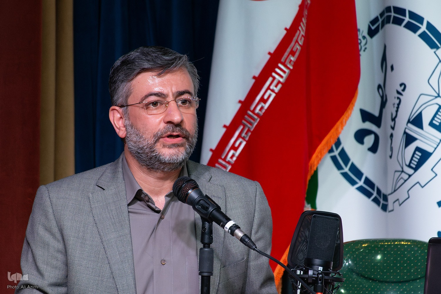 هادی ربیعی معاون آموزشی دانشکده علوم نظری و مطالعات عالی هنر