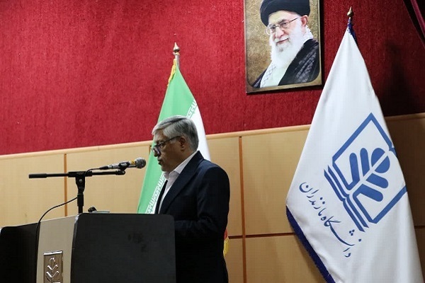 آیین تکریم و معارفه روسای سابق و جدید دانشگاه مازندران برگزار شد