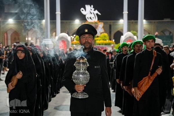 برگزاری آیین سنتی «ابوقُربه» در حرم رضوی؛ ادای دِین به سقای دشت کربلا