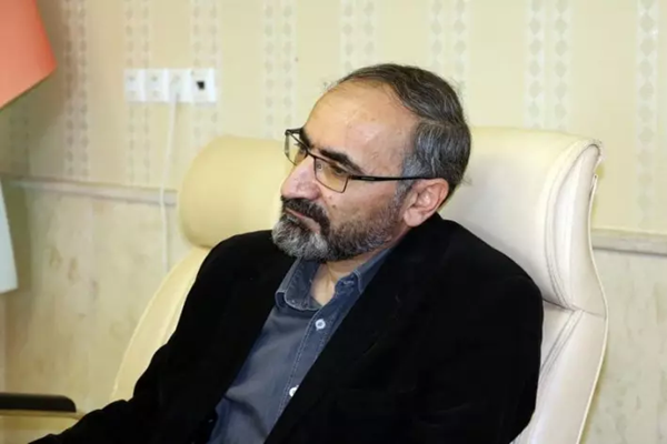 محمد فرهمند، شاعر، نویسنده و استاد زبان و ادبیات فارسی