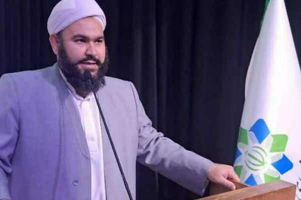 آخوند میرزاعلی سرپرست معاونت آموزش مرکز بزرگ اسلامی گلستان