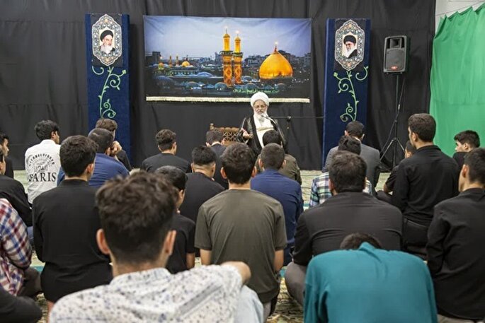 جوانان هدف اصلی جنگ روانی دشمن هستند