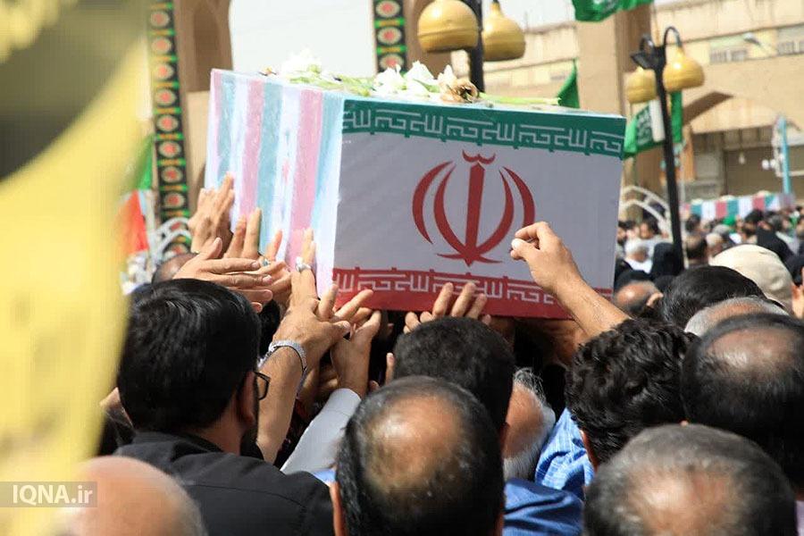 پیکر مطهر شهدای تجاوز رژیم صهیونی در یزد تشییع شد