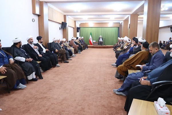 دیدار مبلغین طرح بصیرت عاشورایی با آیت الله لائینی نماینده ولی فقیه در مازندران دیدار مبلغین طرح بصیرت عاشورایی با آیت الله لائینی نماینده ولی فقیه در مازندران